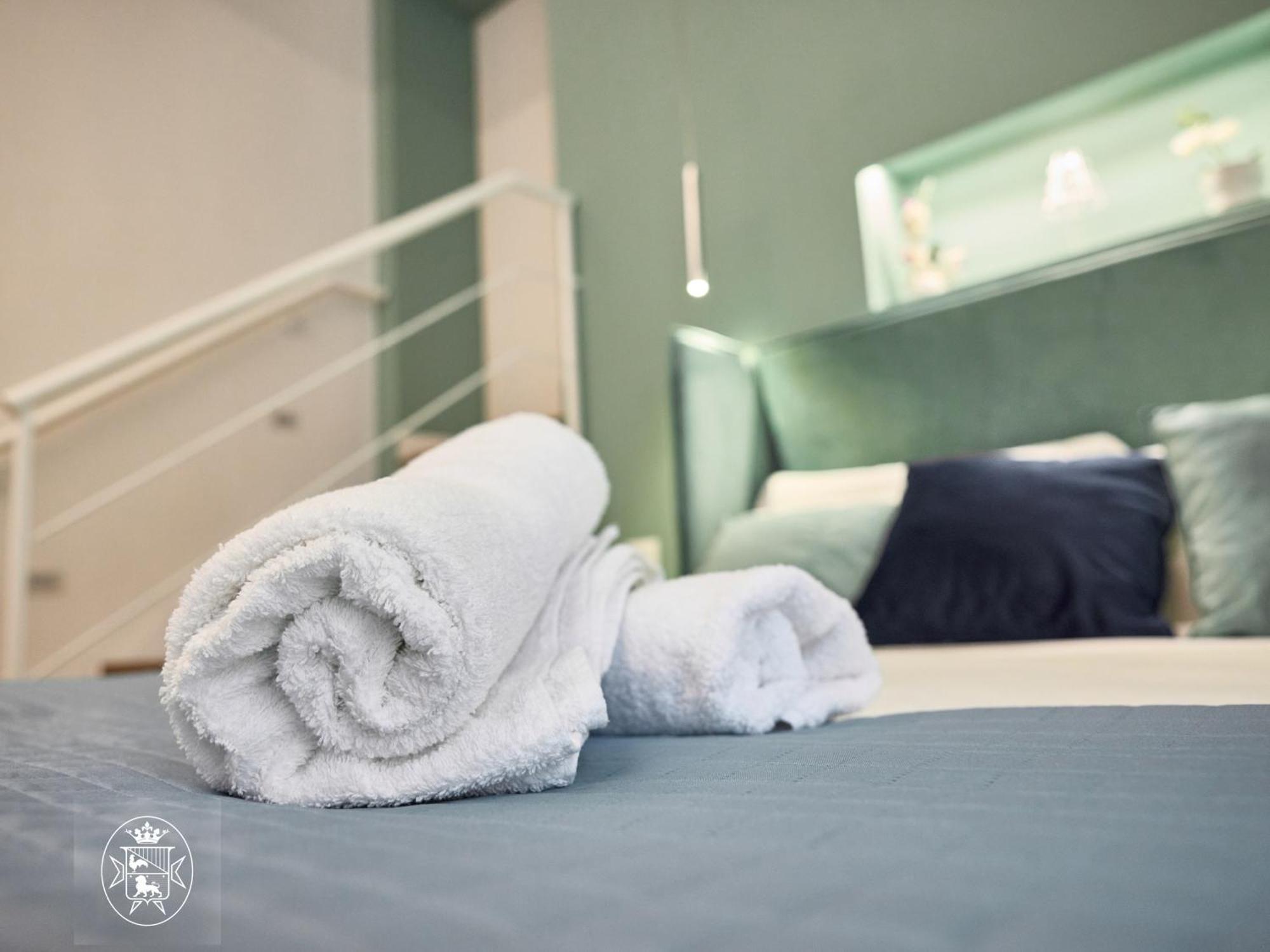 Vista Piazza Dei Martiri Bed & Breakfast Naples Exterior photo